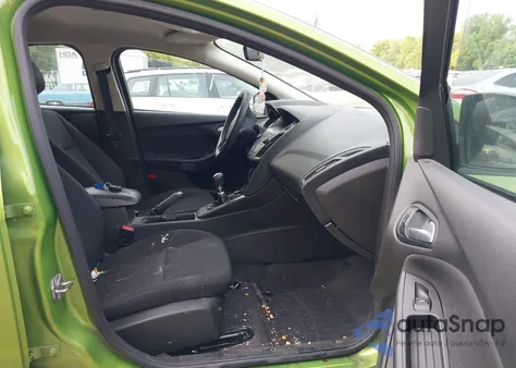 2018 Ford Focus Se z USA, uszkodzony, nr VIN 1FADP3FE8JL263036